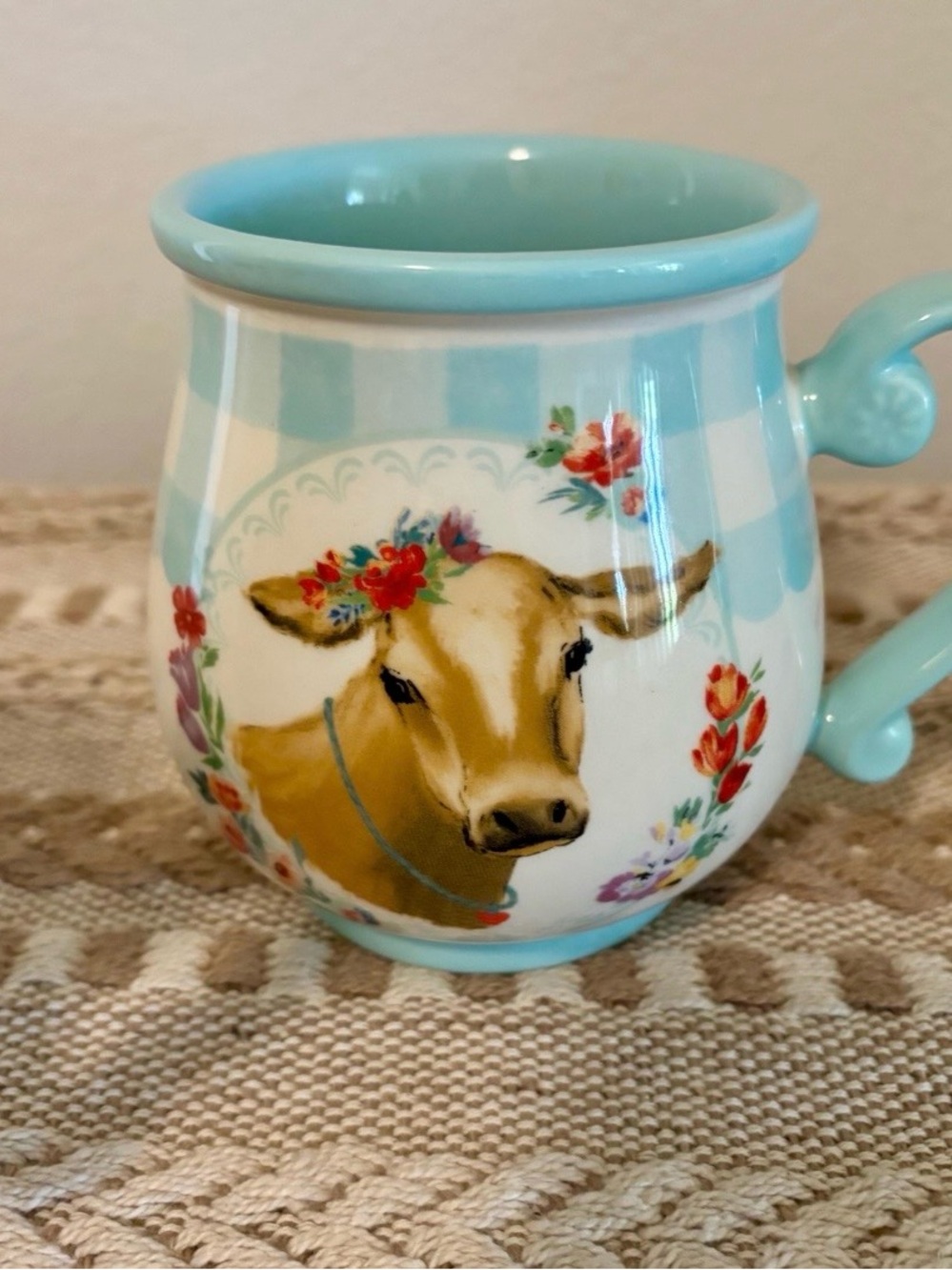 Pioneer Woman Chandelier Mug Tree and 4 Novelty Gingham Stoneware Mugs-5 Pieces - Picture 7 of 12